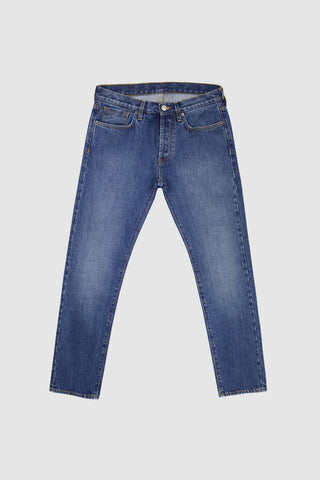 Flat front view of the Barbanera Bandito cloud blue jeans showcasing the classic five-pocket design, light washed denim, and tailored fit.