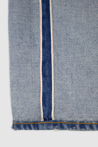 Close-up of Barbanera Bandito old blue jeans selvedge edge, showcasing premium denim construction