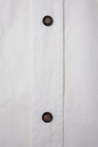 Close-up of the snap horn buttons on the Barbanera Carlito offwhite western shirt, highlighting the textured surface and secure stitching.