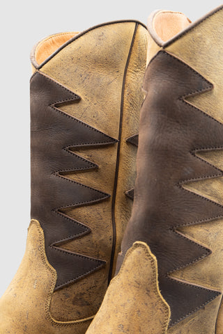Clos-up of Barbanera Cormac boots showing the kudu leather texture and natural marks