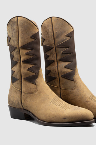 Side iew of Barbanera Cormac kudu leather boots highlighting the profile, embroidery and natural grain