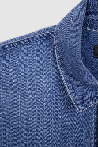 Close-up detail of the Barbanera Jericho cloud blue overshirt showcasing the chain stitch embroidery on the fabric.