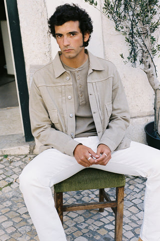 Lifestyle look featuring the Barbanera Neil sand selvedge denim jacket worn casually, emphasizing its light sandy hue, relaxed fit, and vintage denim appeal.