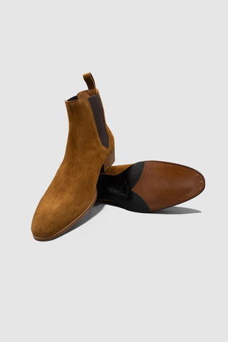 Outsole view of Barbanera Stendhal tobacco suede Chelsea boots