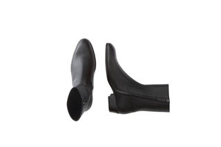 Cash Black Calf Leather Boots