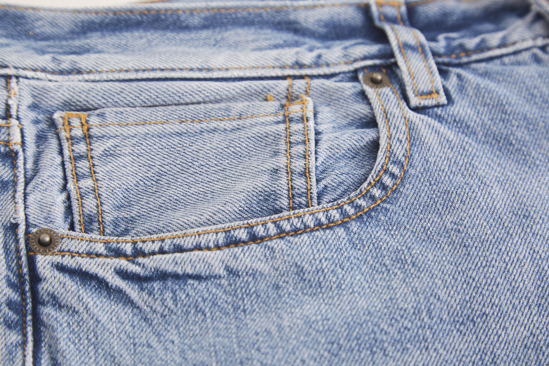 https://www.barbanerastyle.com/wp-content/uploads/2020/07/bandito-slim-fit-selvedge-jeans-light-05.jpg